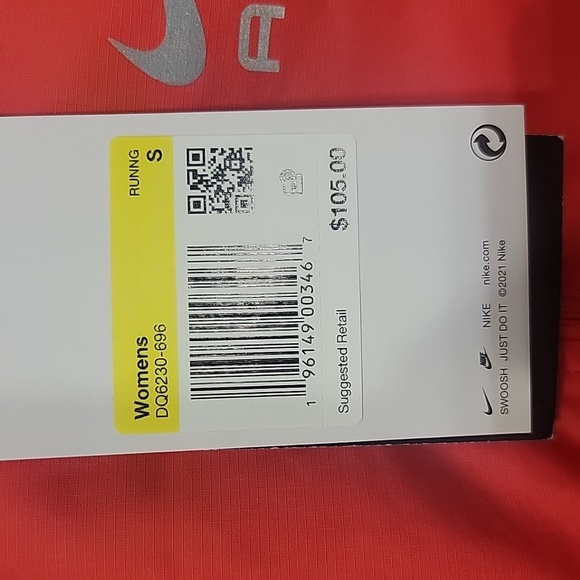 NWT Nike Jacket in Small - Picture 2 of 9